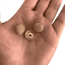 Botão Pezinho Texturizado de Metal Dourado 18mm 50Un